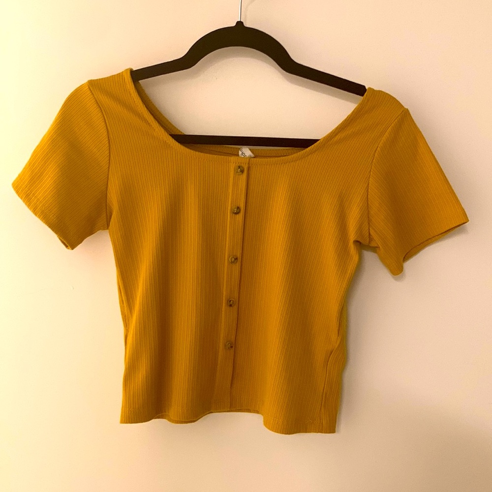 Cute mustard yellow top from Korea! (Size S)